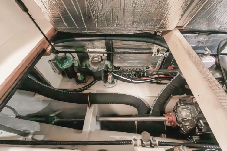 Seeker Yacht Photos Pics 