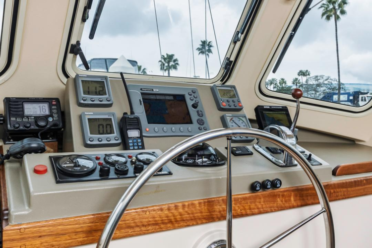 Seeker Yacht Photos Pics 