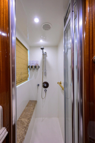 Miss Dunia Yacht Photos Pics 