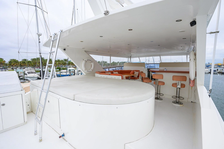 Miss Dunia Yacht Photos Pics 