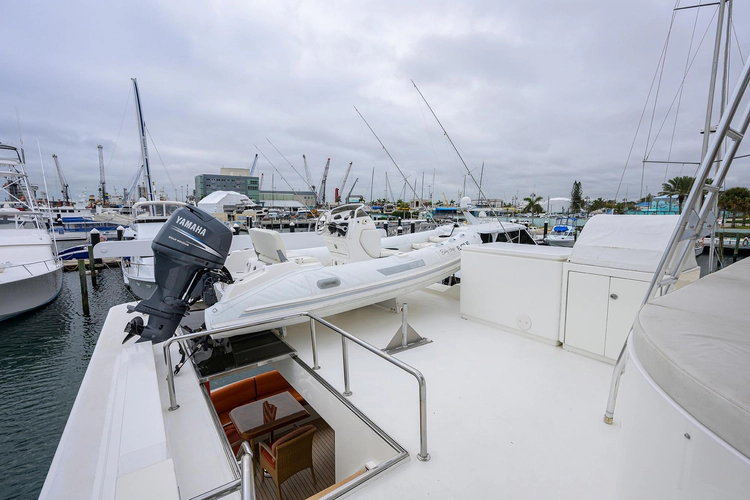 Miss Dunia Yacht Photos Pics 