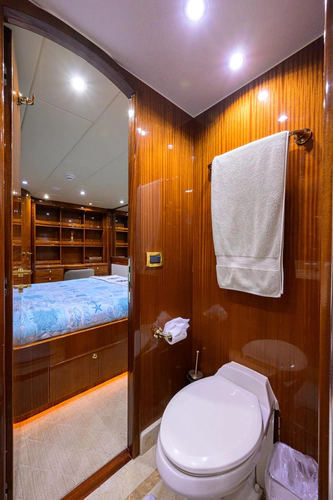 Miss Dunia Yacht Photos Pics 