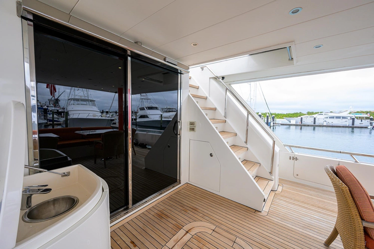 Miss Dunia Yacht Photos Pics 