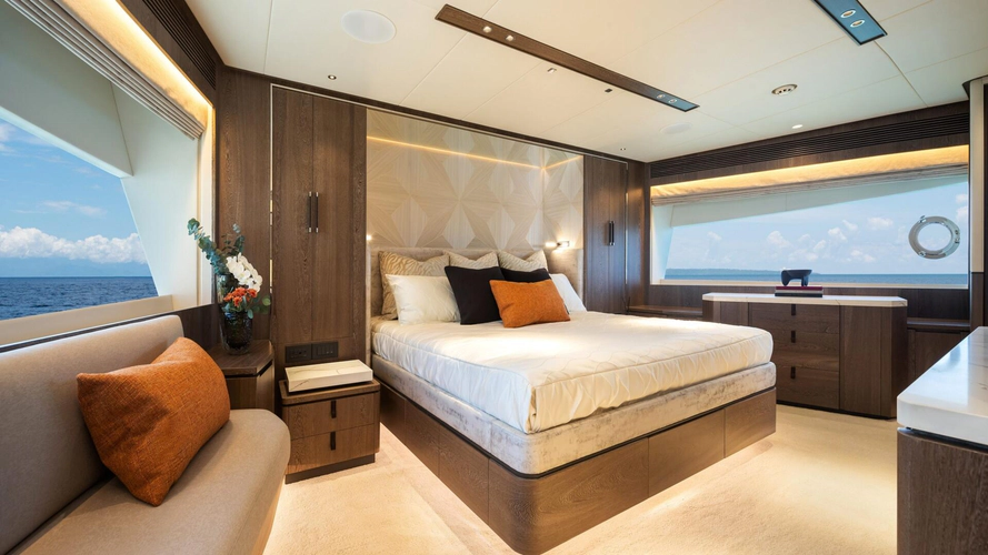 Happy Heart Yacht Photos Pics 