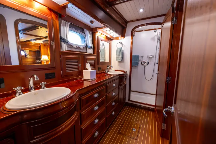Liberty Yacht Photos Pics 