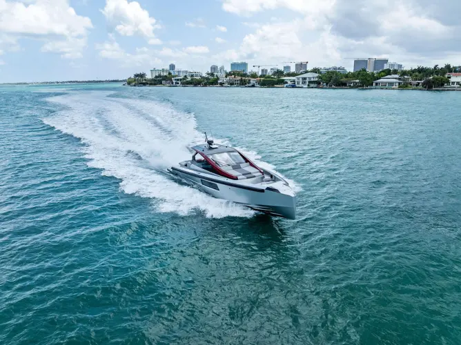 Mana Yacht Photos Pics 