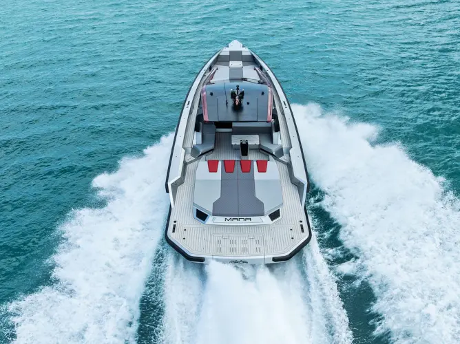Mana Yacht Photos Pics 