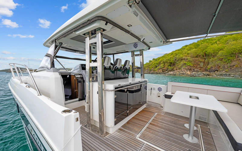 Lunasea Yacht Photos Pics 