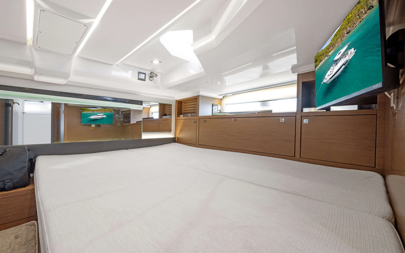 Lunasea Yacht Photos Pics 