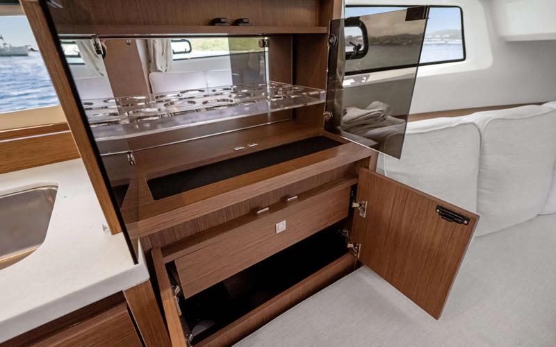 Lunasea Yacht Photos Pics 