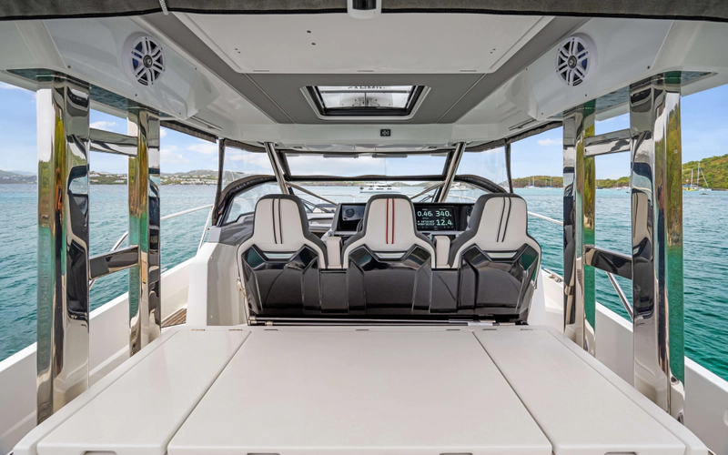 Lunasea Yacht Photos Pics 