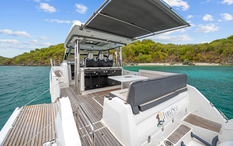 Lunasea Yacht Photos Pics 