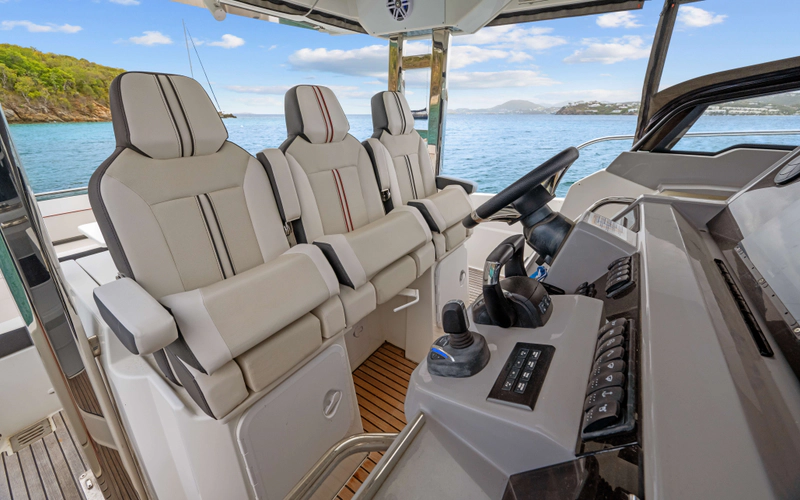 Lunasea Yacht Photos Pics 
