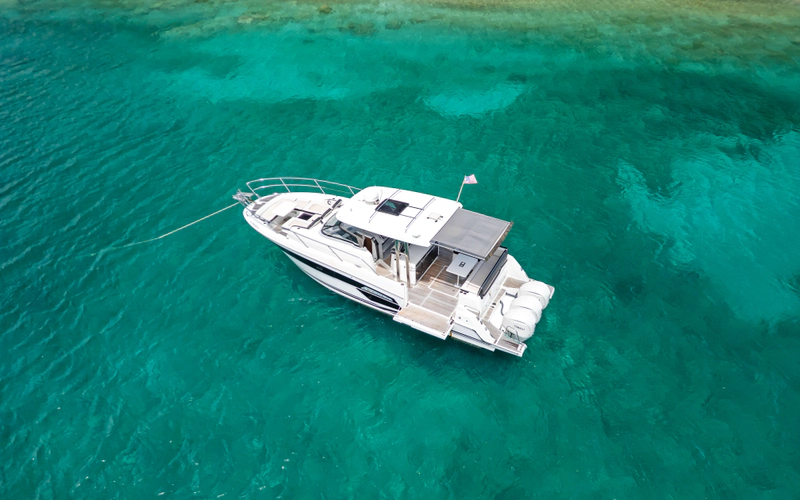 Lunasea Yacht Photos Pics 