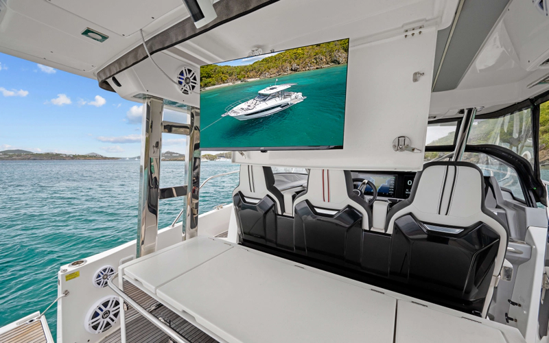 Lunasea Yacht Photos Pics 