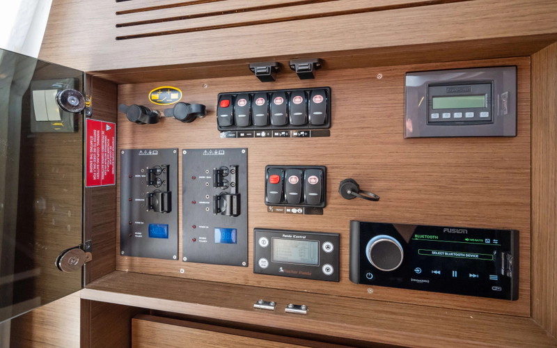Lunasea Yacht Photos Pics 