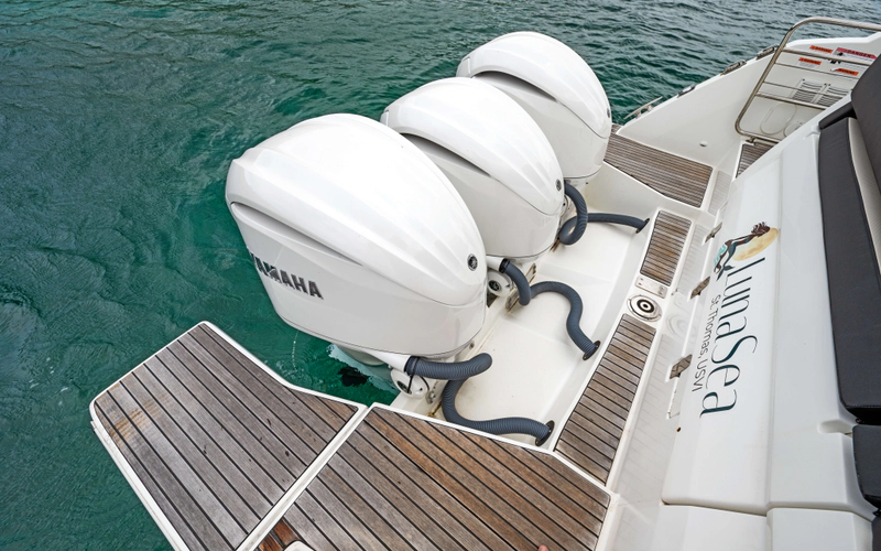 Lunasea Yacht Photos Pics 