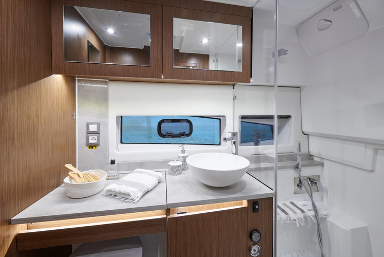 Lunasea Yacht Photos Pics 