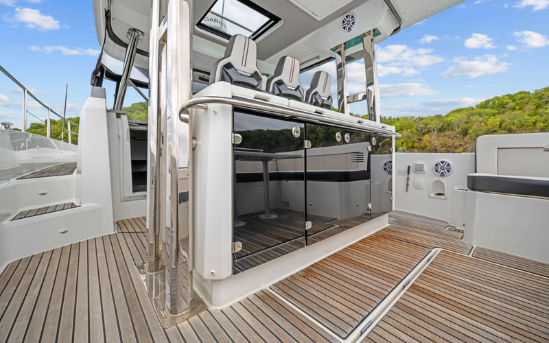 Lunasea Yacht Photos Pics 