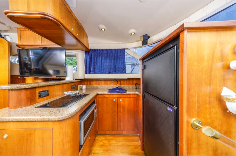 Making Waves Yacht Photos Pics 