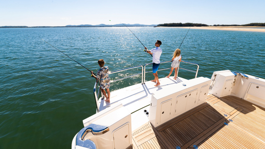 585 Suv Yacht Photos Pics 