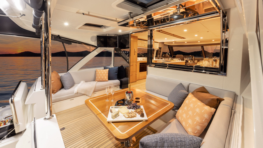 585 Suv Yacht Photos Pics 