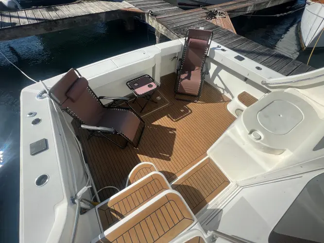 Uno Mas Yacht Photos Pics 