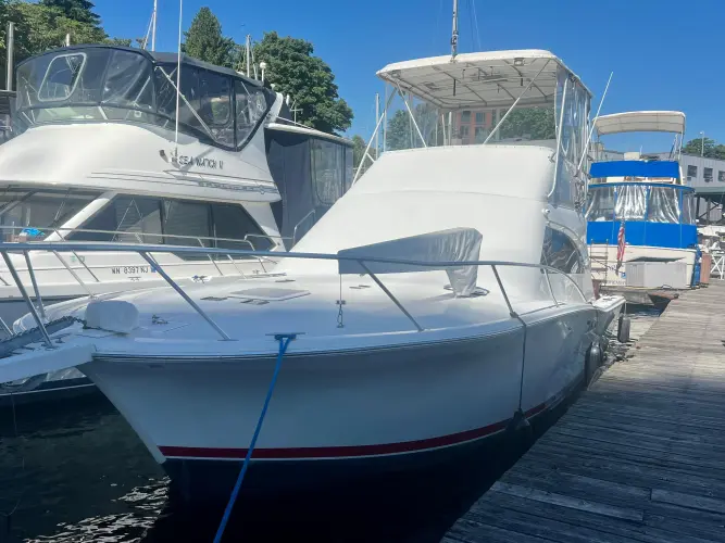 Uno Mas Yacht Photos Pics 