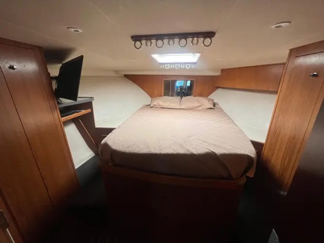 Uno Mas Yacht Photos Pics 