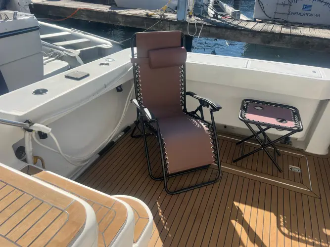 Uno Mas Yacht Photos Pics 