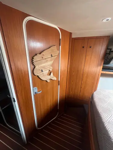 Uno Mas Yacht Photos Pics 
