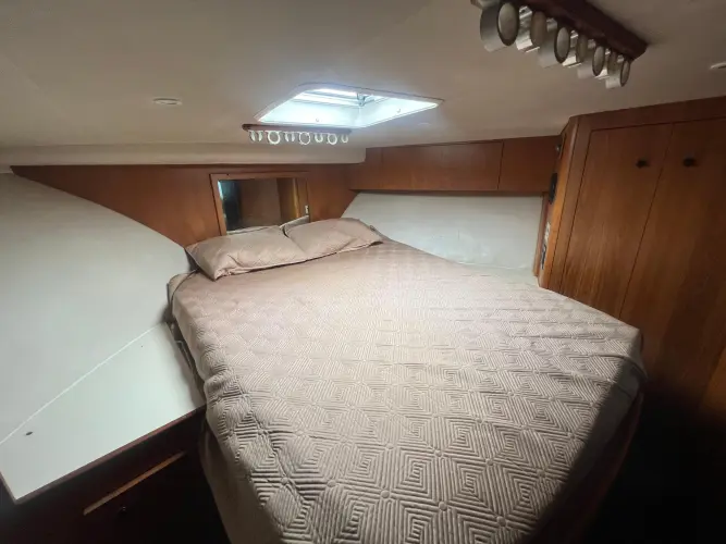Uno Mas Yacht Photos Pics 