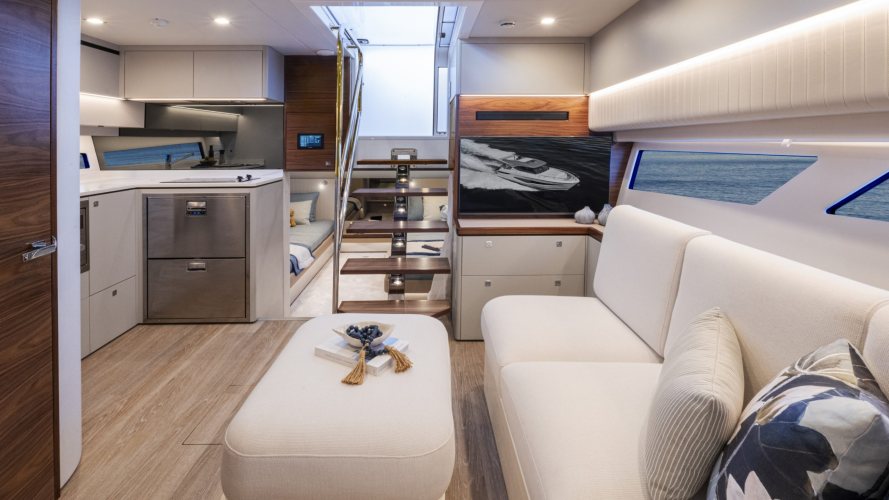 4300 Sports Express Yacht Photos Pics 