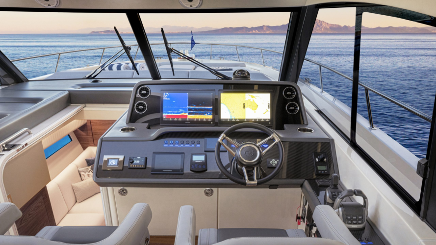 4300 Sports Express Yacht Photos Pics 