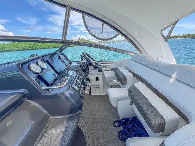 Liquid Asset Yacht Photos Pics 