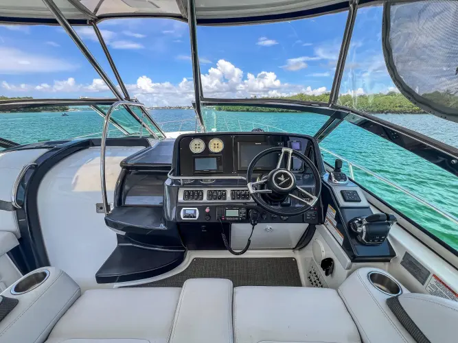 Liquid Asset Yacht Photos Pics 