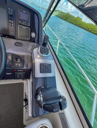 Liquid Asset Yacht Photos Pics 