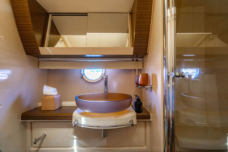 Yullah Yacht Photos Pics 