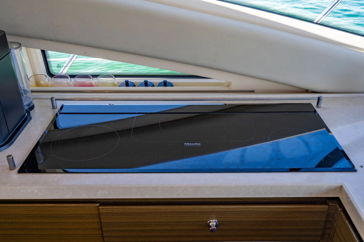 Yullah Yacht Photos Pics 