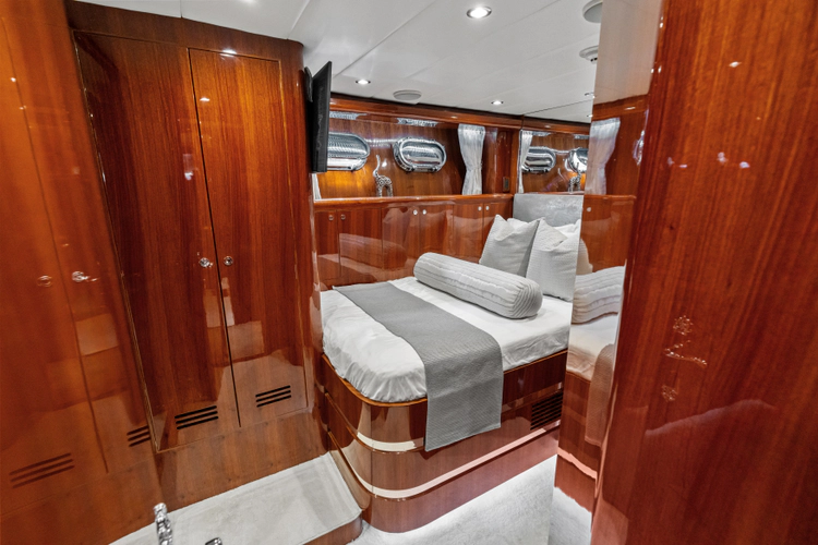 Aleniel Yacht Photos Pics 