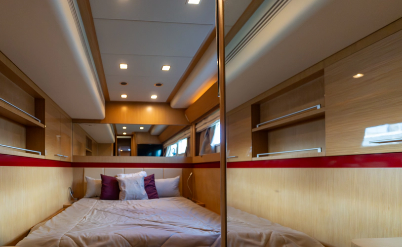 013 Yacht Photos Pics 