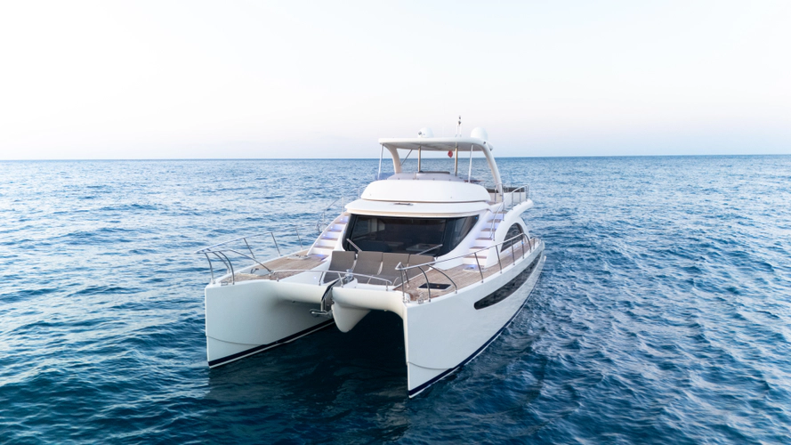 013 Yacht Photos Pics 