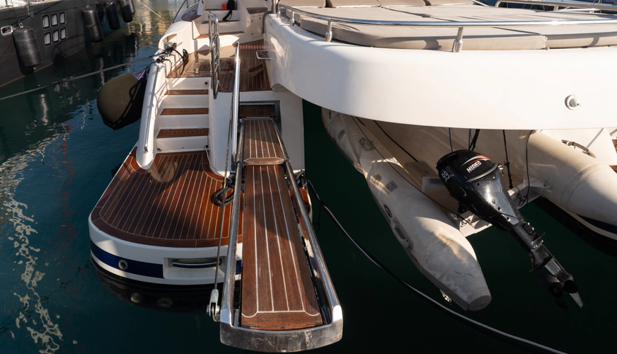 013 Yacht Photos Pics 