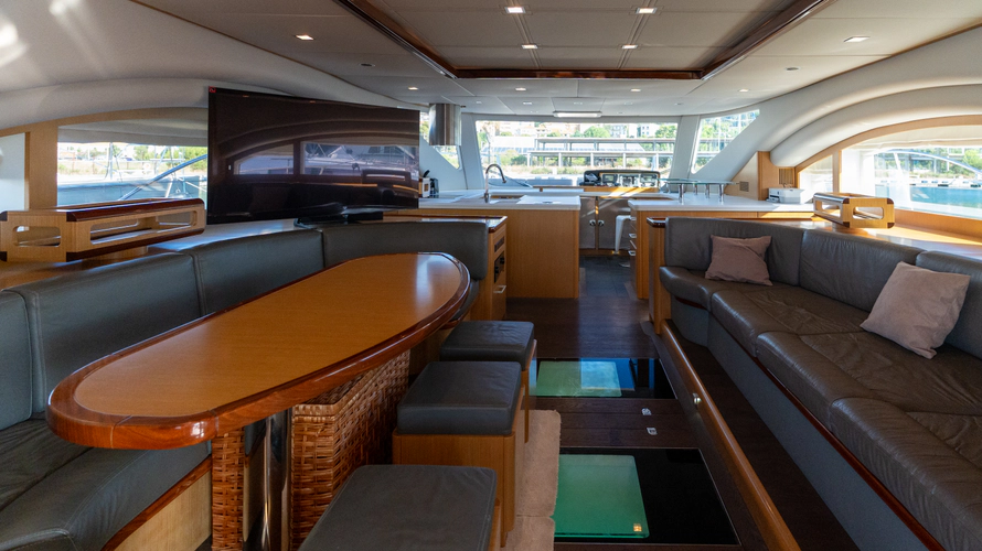 013 Yacht Photos Pics 