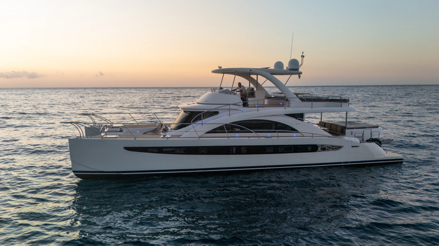 013 Yacht Photos Pics 