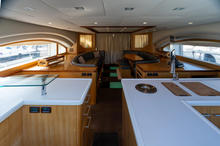 013 Yacht Photos Pics 