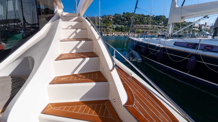 013 Yacht Photos Pics 