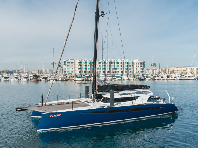 Flash Yacht Photos Pics 