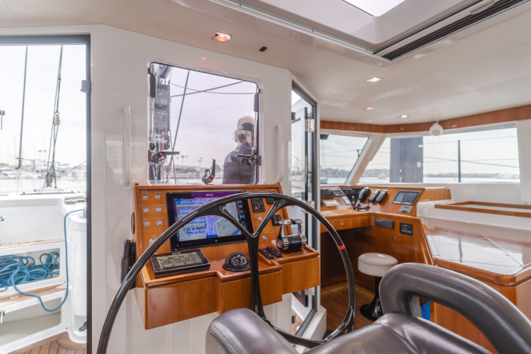 Flash Yacht Photos Pics 