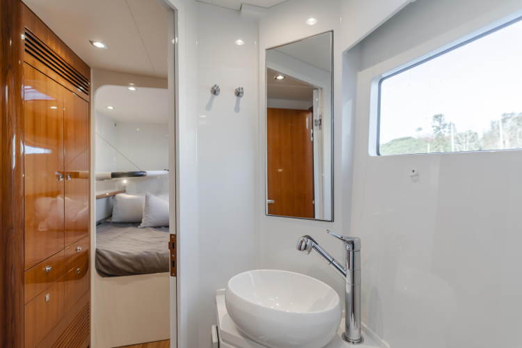 Flash Yacht Photos Pics 